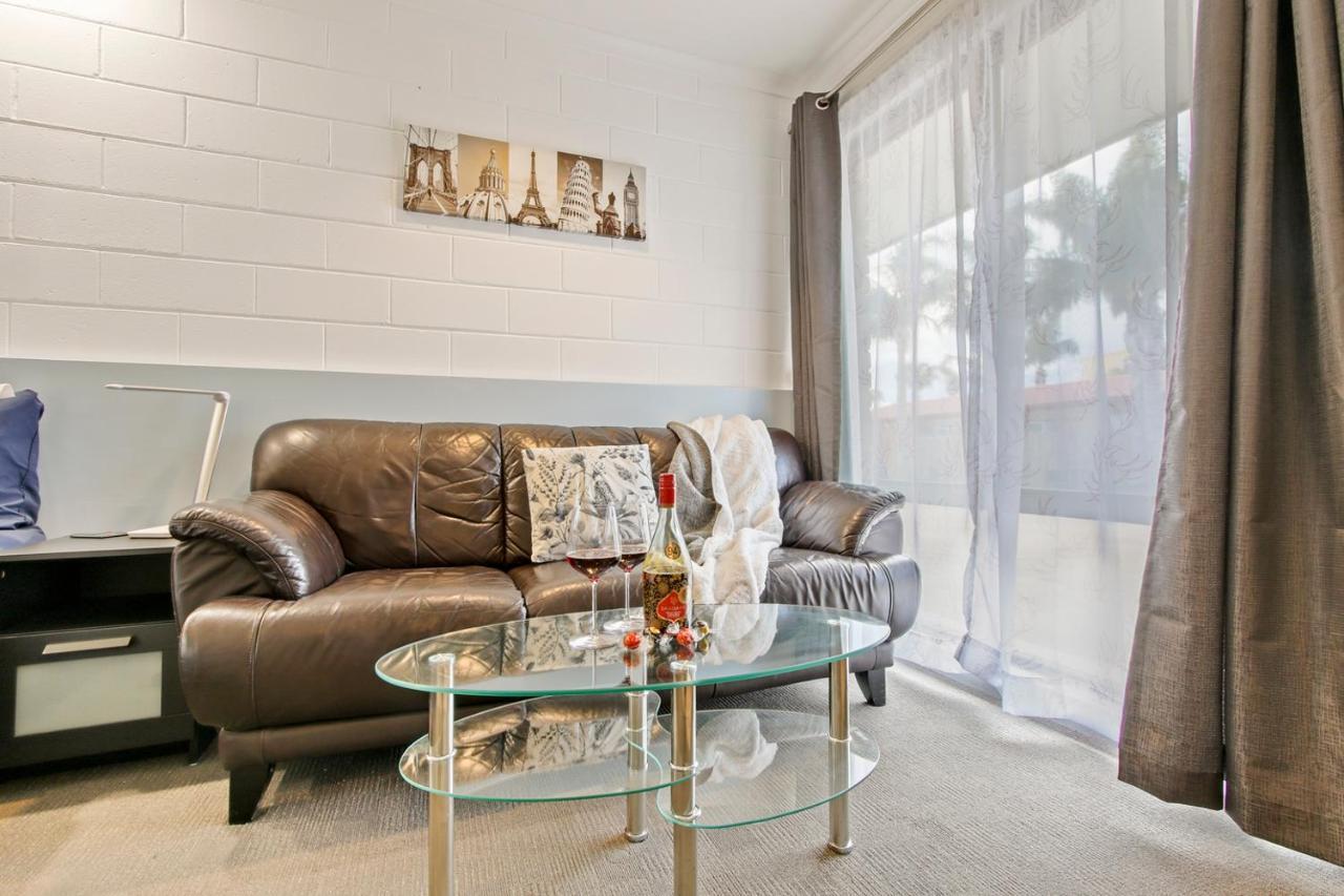 Sandbar Boutique Motel Lakes Entrance Extérieur photo